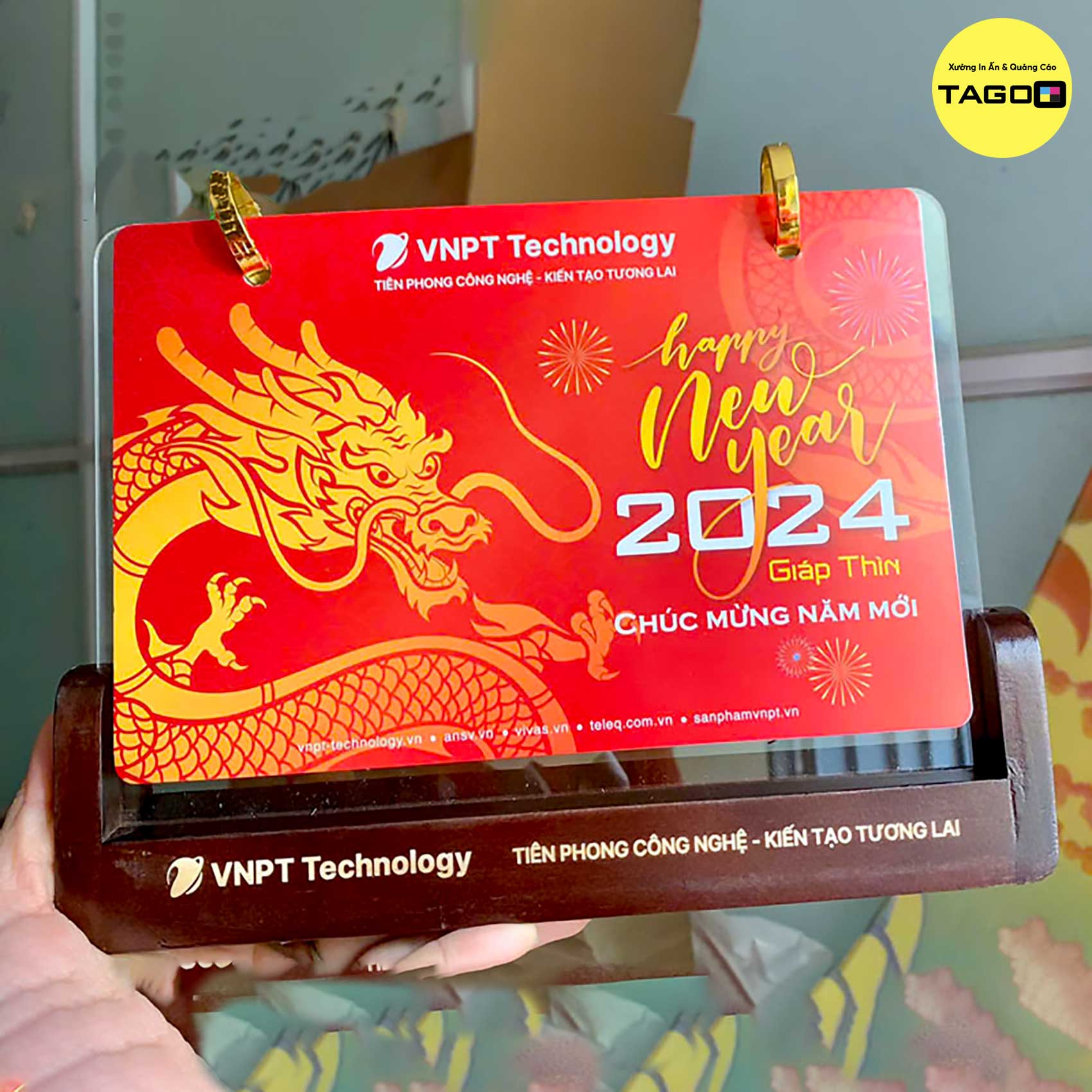 Lịch để bàn mica 8 in lich tet theo yeu cau the hien ban sac rieng cua doanh nghiep